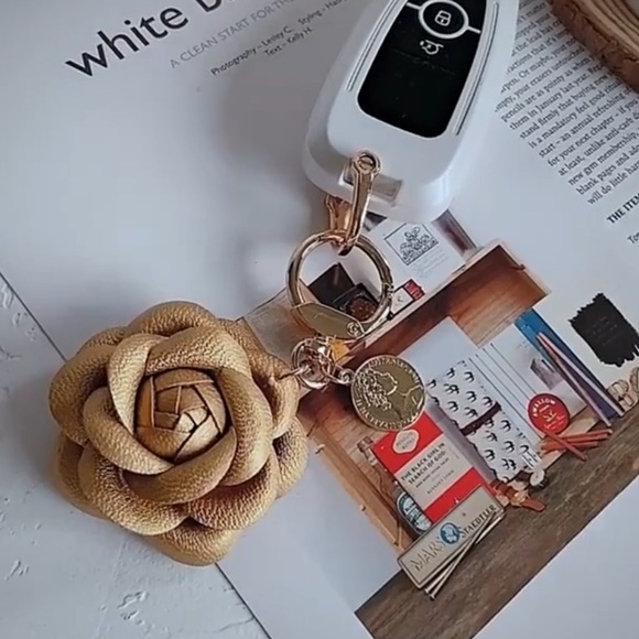 CAMELLIA BAG CHARM KEYCHAIN LEATHER FLOWER HANDMADE MULTIPLE COLORS AVAILABLE - Picture 11 of 16